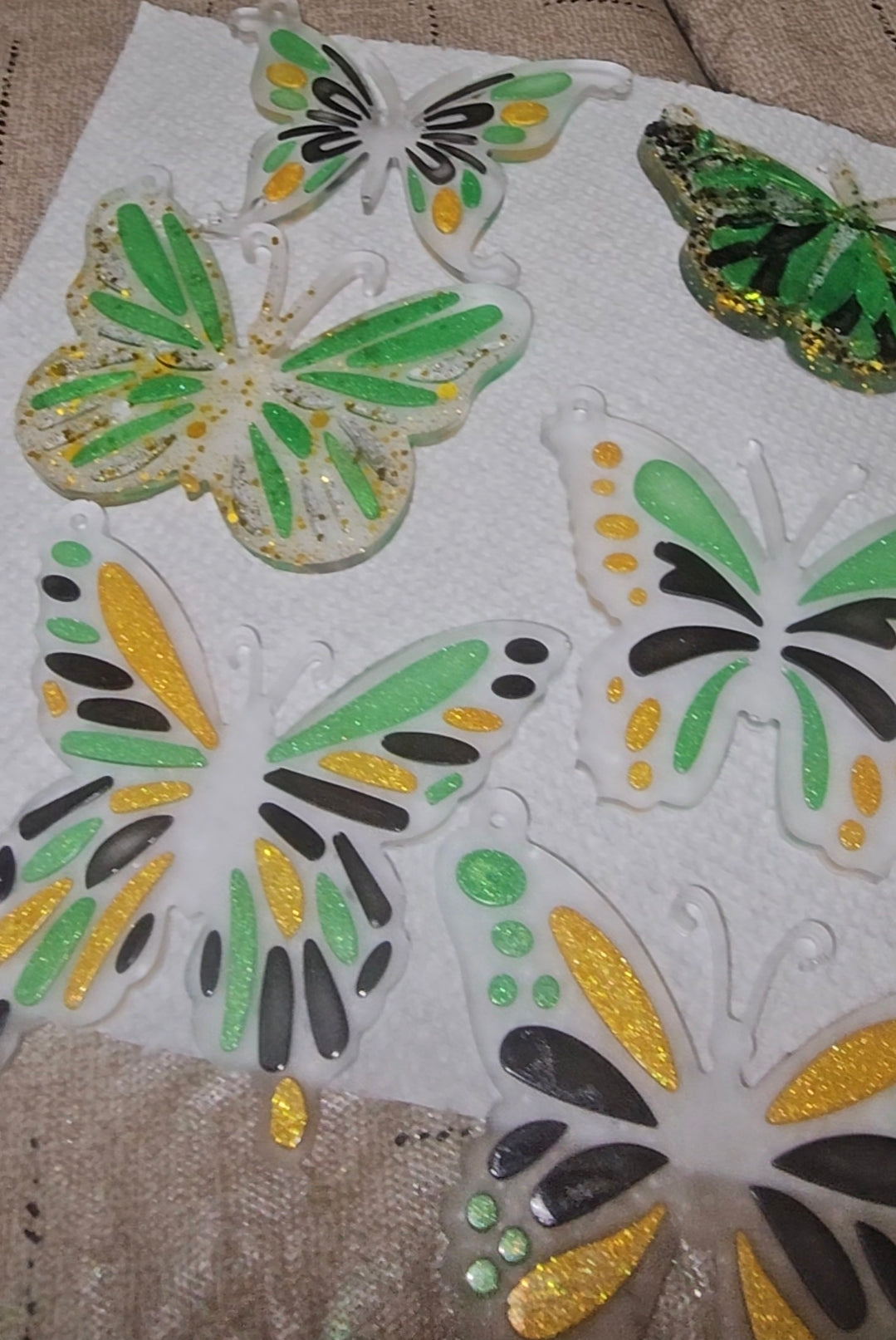 2pc random Jamaican butterfly keychains